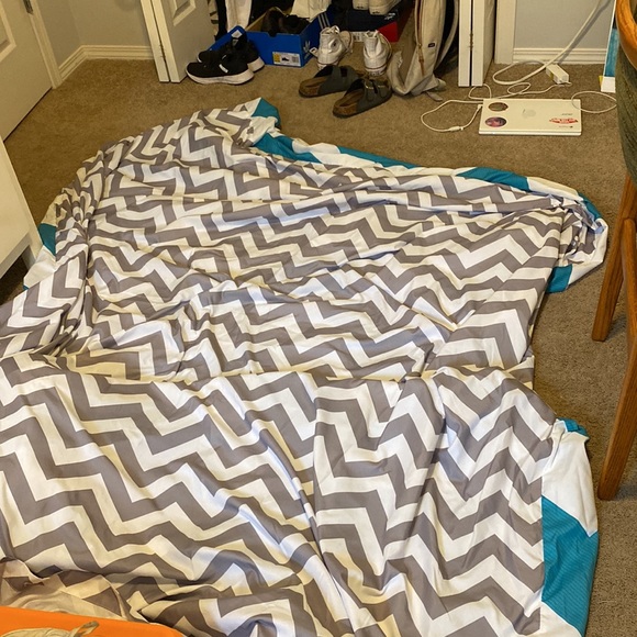 Queen chevron duvet cover with one chevron pillow case - Picture 3 of 6